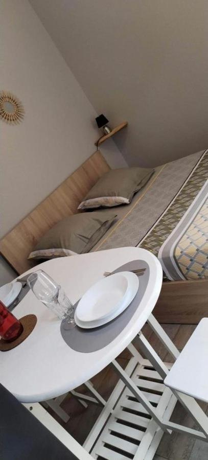 Appartement Calme Et Bien Situe Тарб Экстерьер фото